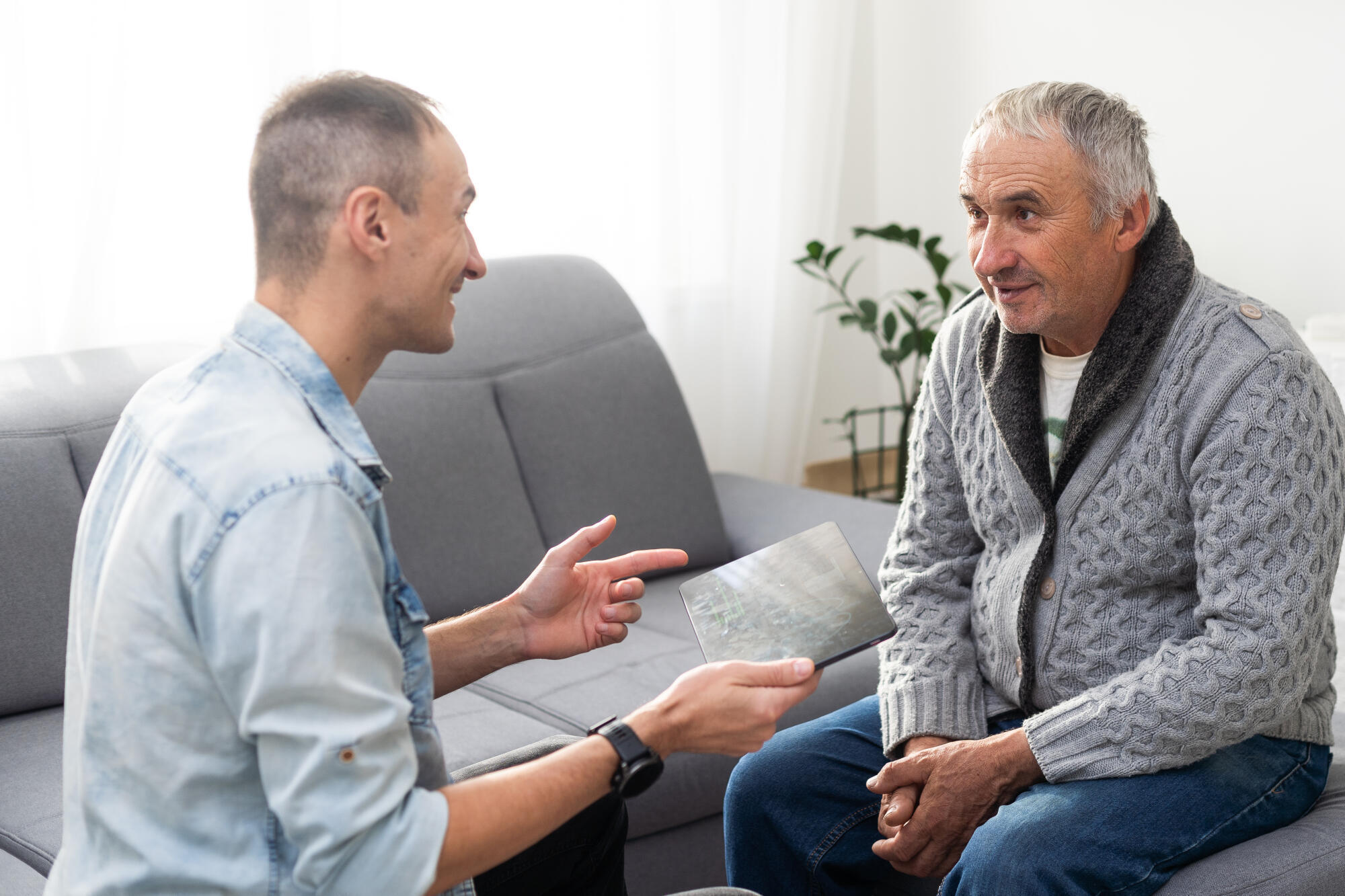 Senior Living in Auburn: Questions to Ask Your Parents Before Choosing Monarch Estates